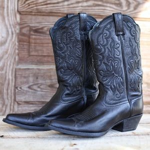 Women’s black western boots. Size 7